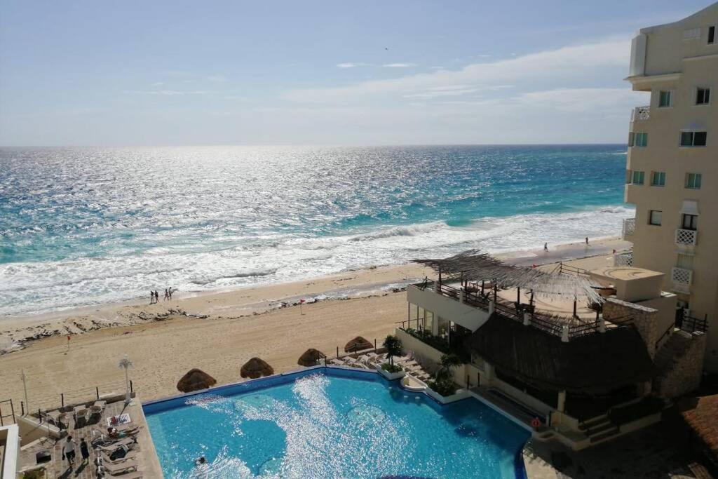 AR Cancún Plaza